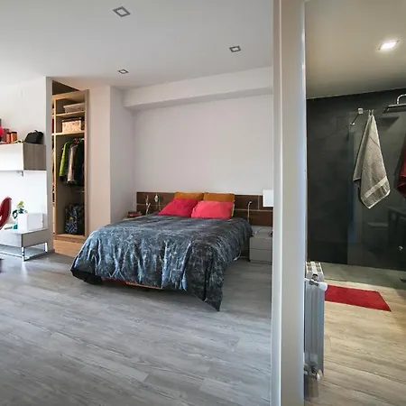 Granada Center Modern Loft-3